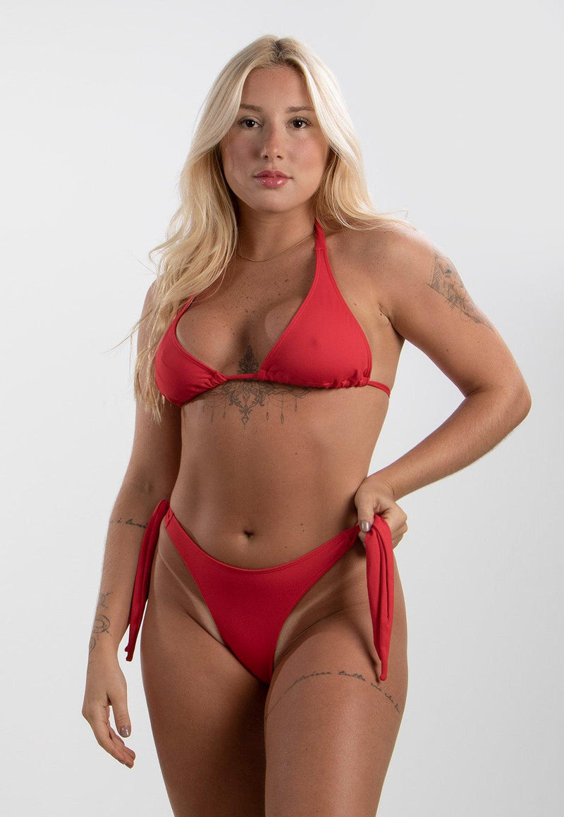 Biquíni Cortinão Com Calcinha e Sutiã de Tiras Largas