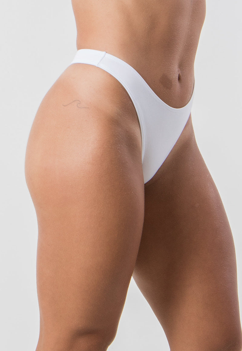 Calcinha Biquini Asa Delta Fio Lisa