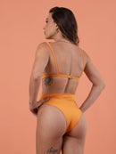 Biquíni Cintura Alta Hot Pant Com Sutiã Marquinha Triângulo Poliamida