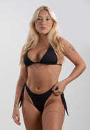 Biquíni Cortinão Com Calcinha e Sutiã de Tiras Largas