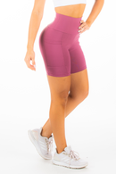 Shorts Biker Essencial com Bolsos