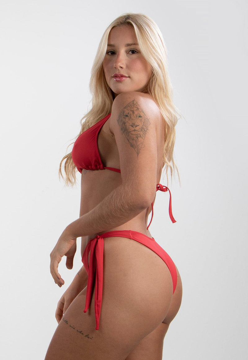 Biquíni Cortinão Com Calcinha e Sutiã de Tiras Largas