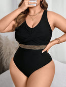 Maiô Preto Plus Size com Detalhe Torcido
