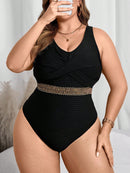 Maiô Preto Plus Size com Detalhe Torcido